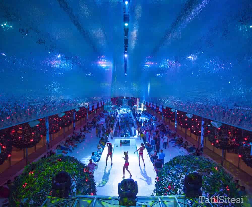 Adam & Eve Hotel (+16) 